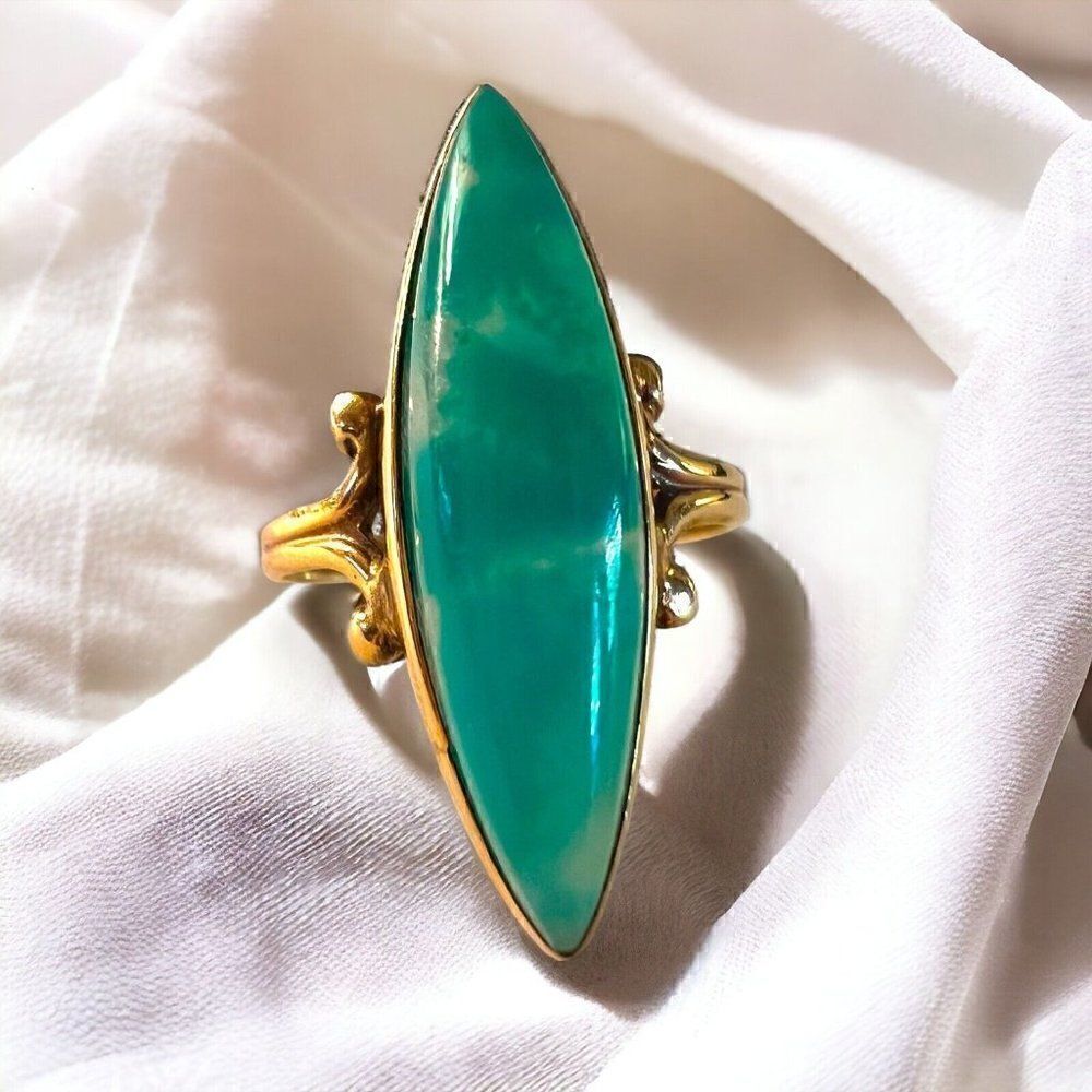REAL 10k Yellow Gold ANTIQUE Green Agate Ring Sz 6 Victorian Navette Chrysoprase